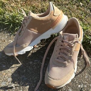 Sorel women’s size 10